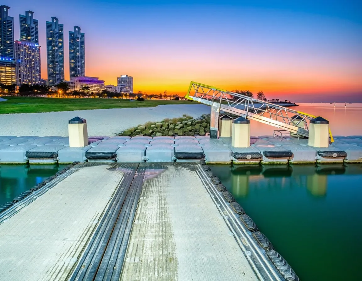 Broadwater Parklands pontoon, Southport, night fishing pick-up point